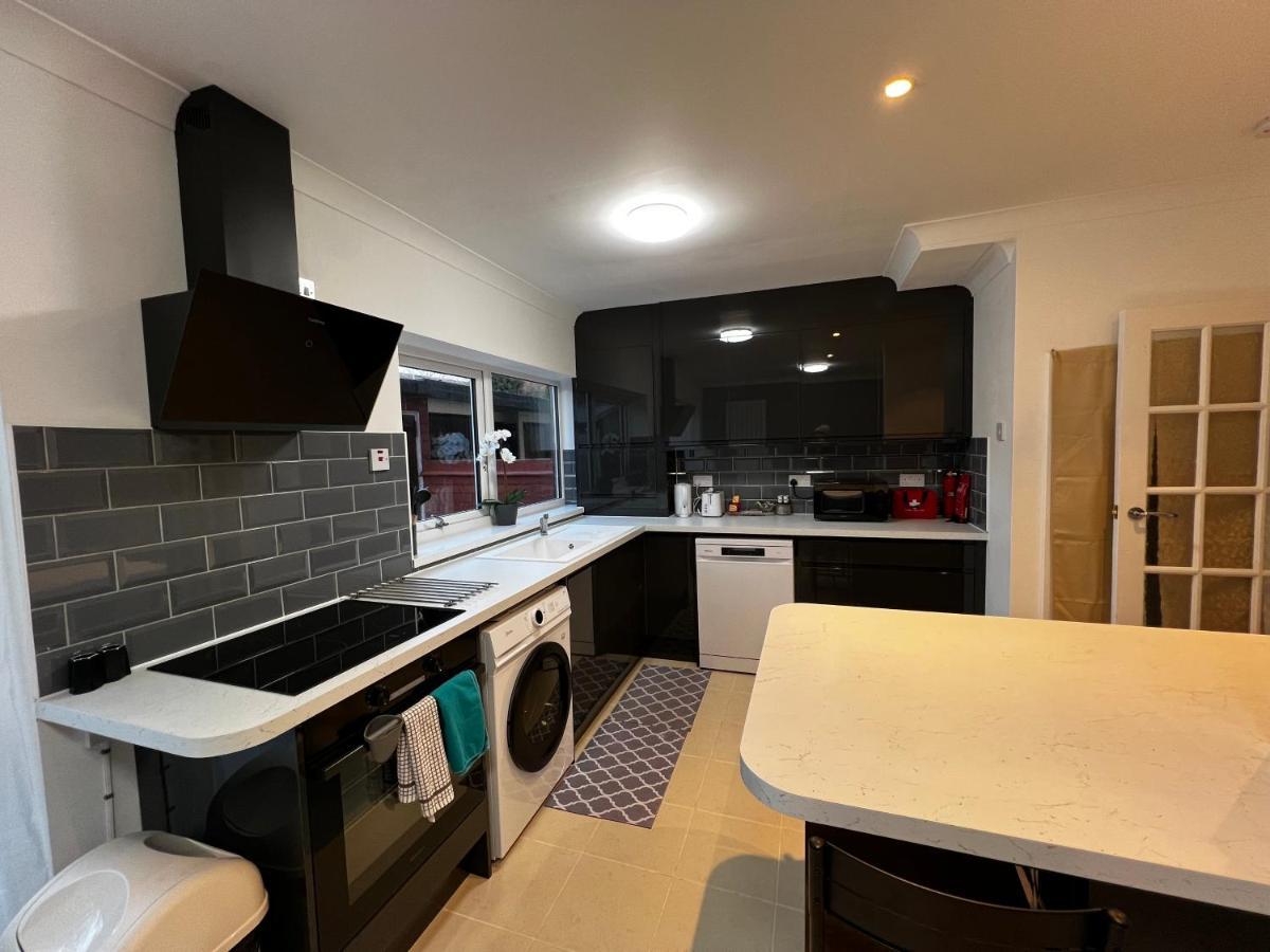 Springfield House- Near Newcastle Centre, Hospital And Keele University! Stoke-on-Trent Екстериор снимка